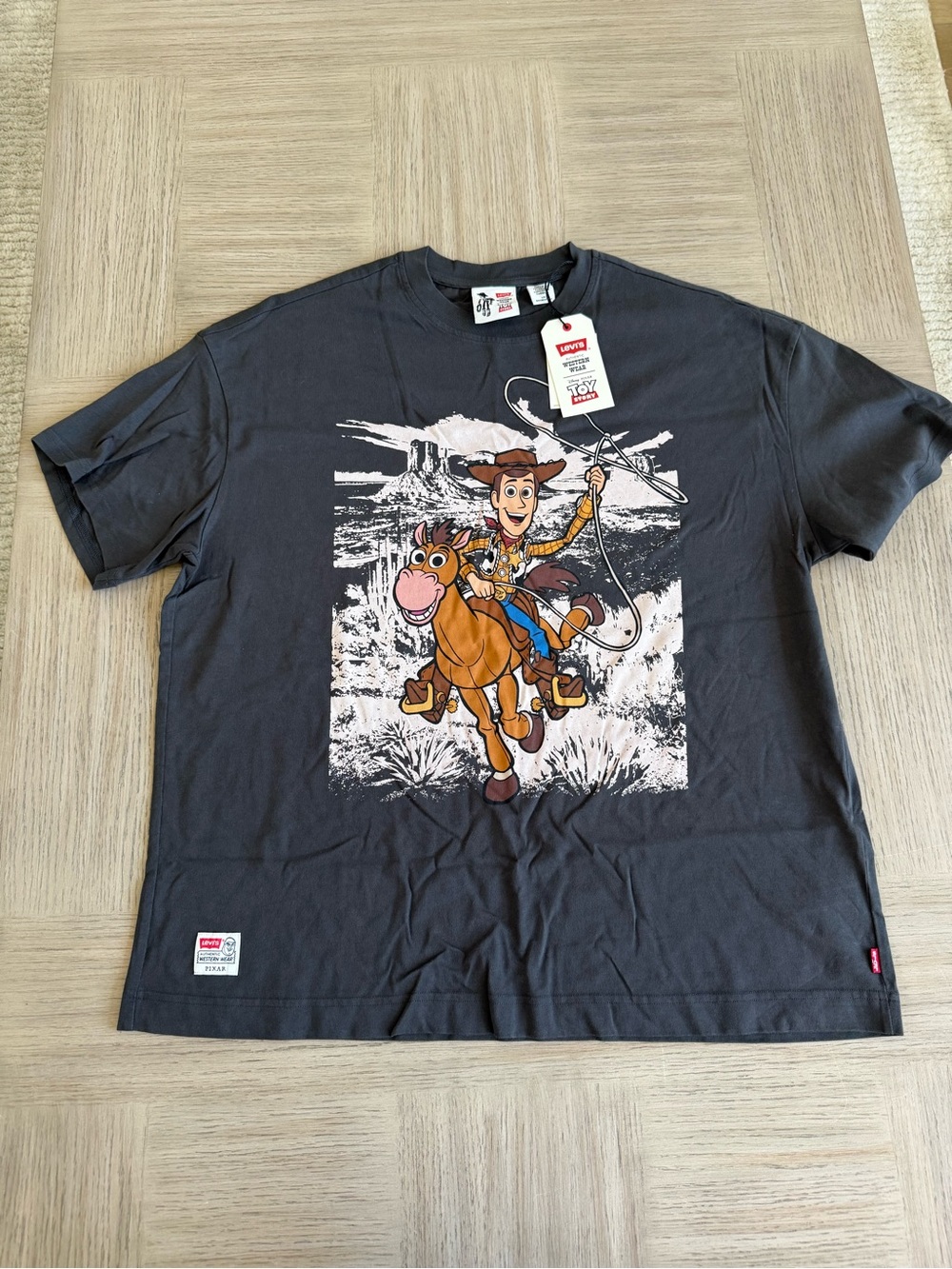 NWT Levi's x Disney Pixar Toy Story Boxy Graphic Tee Woody Bullseye Gray L